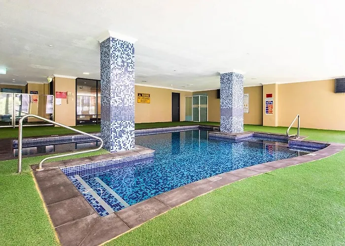 60 Sparkling Perth East End Poolparking
